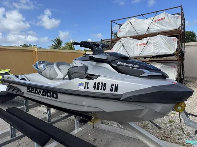 Slide: The Image of Sea-Doo GTX 2020 - 3
