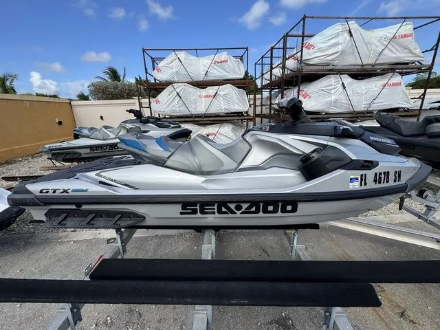 Slide: The Image of Sea-Doo GTX 2020 - 4