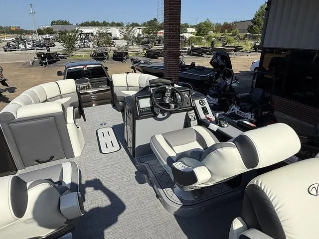 Slide: The Image of Veranda VR25RC XL 2026 - 13