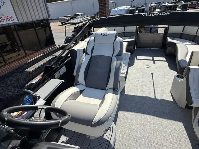 Slide: The Image of Veranda VR25RC XL 2026 - 14