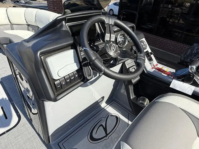 Slide: The Image of Veranda VR25RC XL 2026 - 17