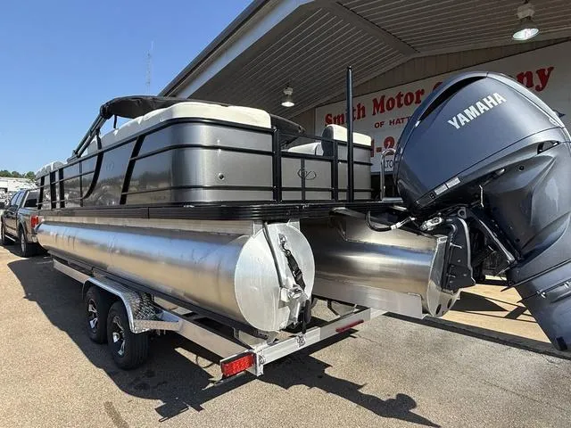 Slide: The Image of Veranda VR25RC XL 2026 - 6