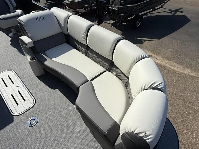 Slide: The Image of Veranda VR25RC XL 2026 - 8