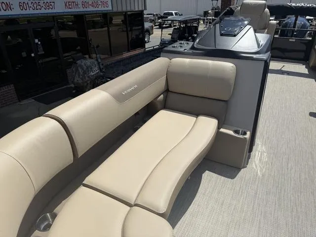 Slide: The Image of Veranda VR22RC 2026 - 11