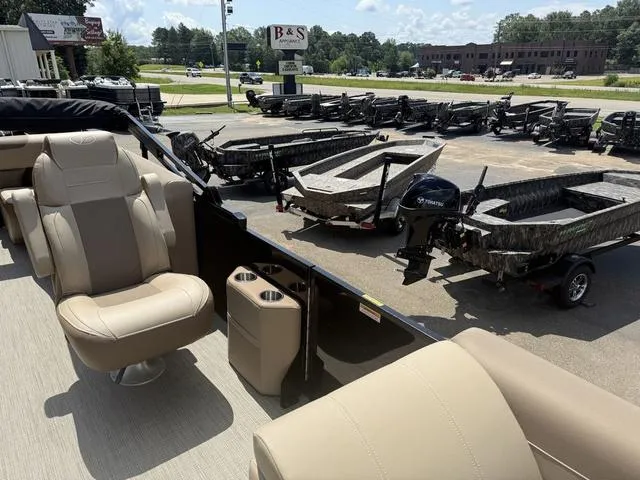 Slide: The Image of Veranda VR22RC 2026 - 12