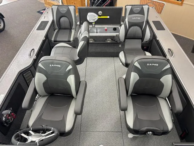 Slide: The Image of Lund 1975 Pro-V Sport 2025 - 12