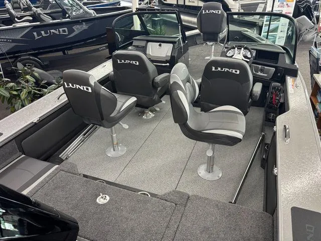 Slide: The Image of Lund 1975 Pro-V Sport 2025 - 3