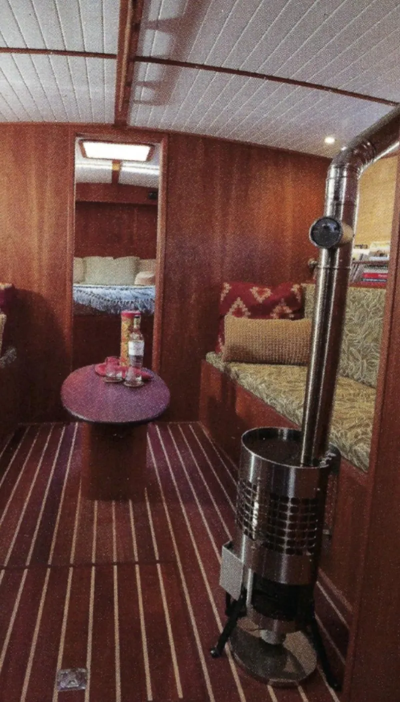 Slide: The Image of Main Salon With Diesel Floor-Mounted Heater - 29