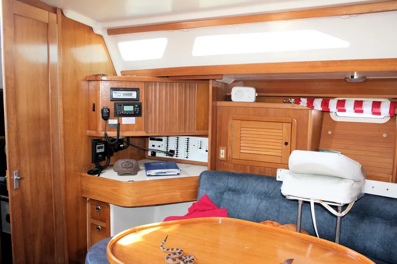 Slide: The Image of Catalina 42 MkII 1998 - 50