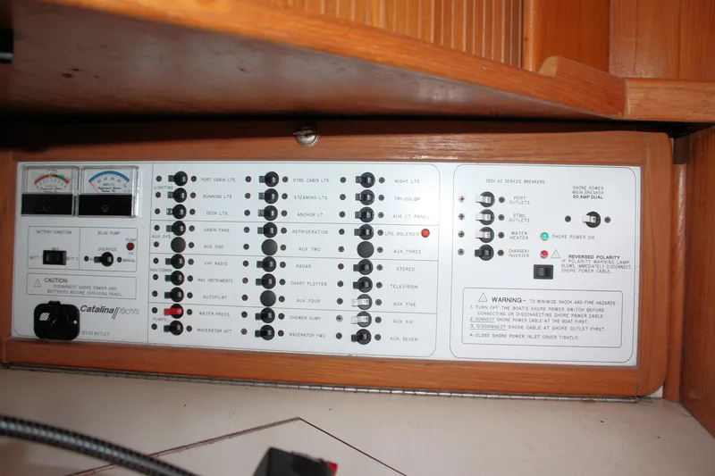 Slide: The Image of Catalina 42 MkII 1998 - 52