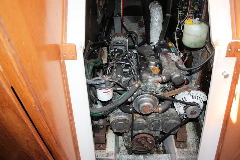 Slide: The Image of Catalina 42 MkII 1998 - 54