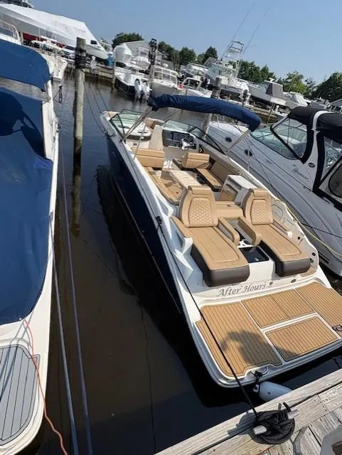 Slide: The Image of Sea Ray SDX 290 2022 - 1