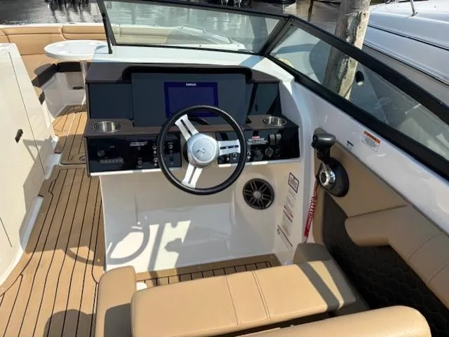 Slide: The Image of Sea Ray SDX 290 2022 - 14