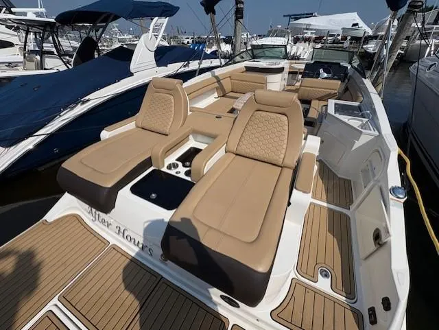 Slide: The Image of Sea Ray SDX 290 2022 - 15