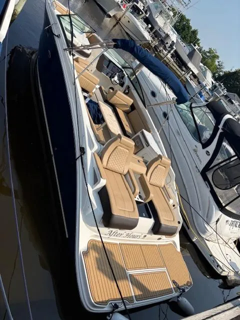 Slide: The Image of Sea Ray SDX 290 2022 - 2