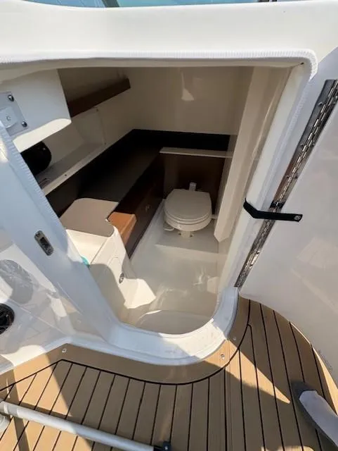 Slide: The Image of Sea Ray SDX 290 2022 - 8