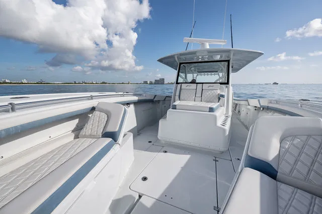 Slide: The Image of Yellowfin 42 Offshore 2023 - 54