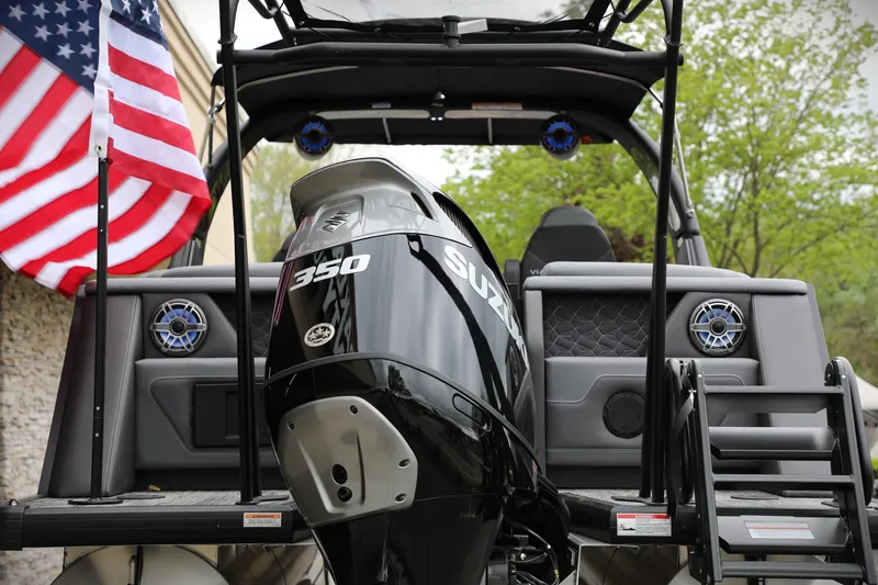 Slide: The Image of 2025 Viaggio Diamante UWA boat with Suzuki 350 engine and American flag. - 5