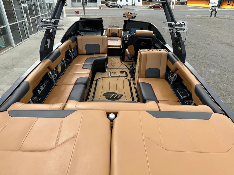 Slide: The Image of Malibu Wakesetter 25 LSV 2019 - 10