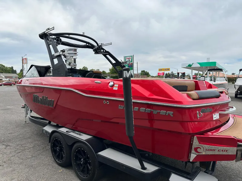 Slide: The Image of Malibu Wakesetter 25 LSV 2019 - 6