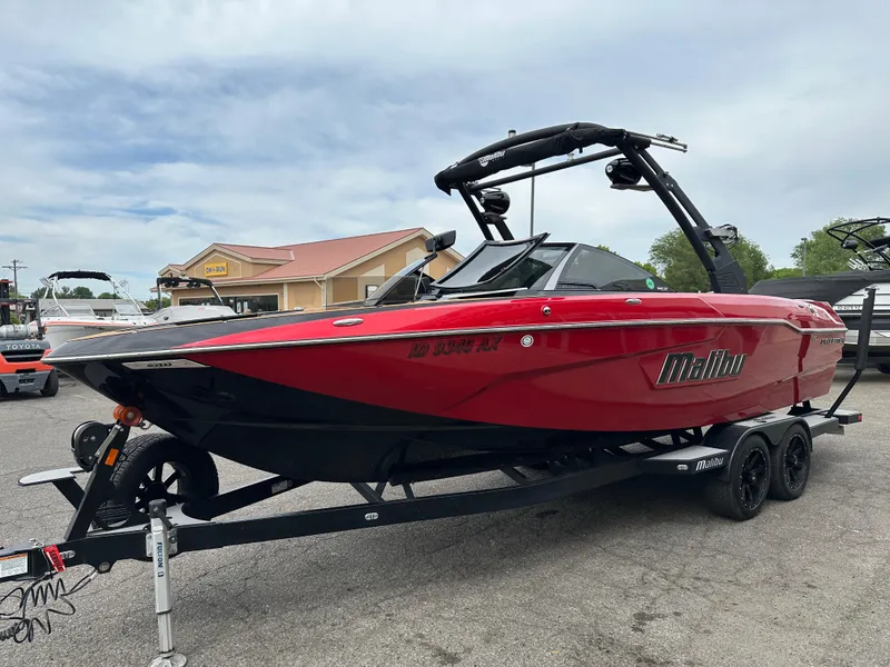 Slide: The Image of Malibu Wakesetter 25 LSV 2019 - 8