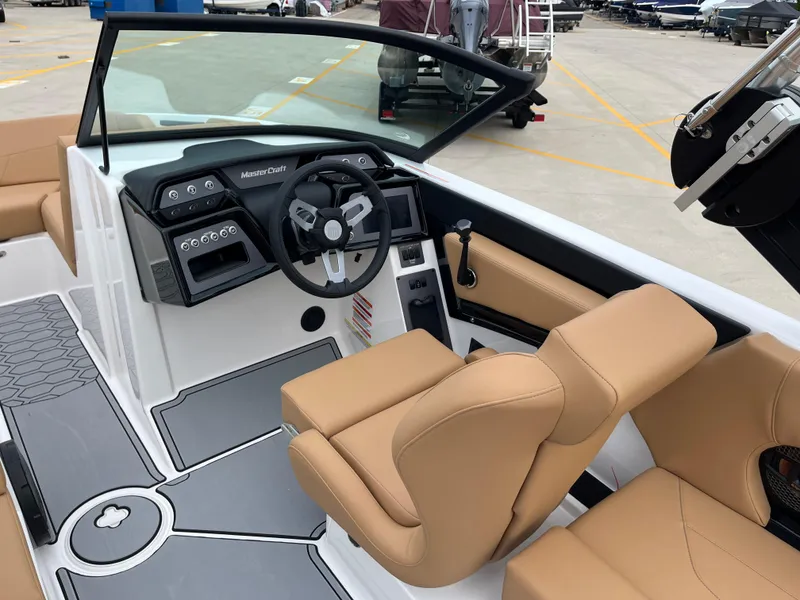 Slide: The Image of MasterCraft NXT20 2025 - 12