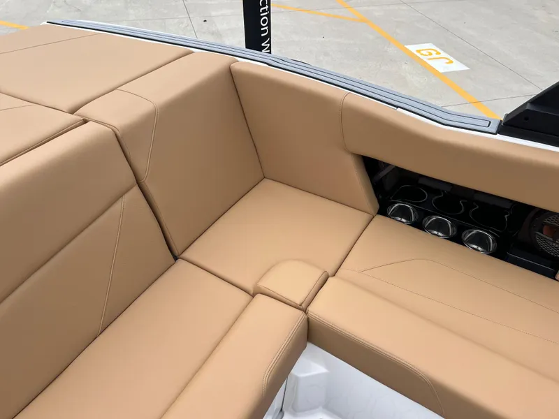 Slide: The Image of MasterCraft NXT20 2025 - 17