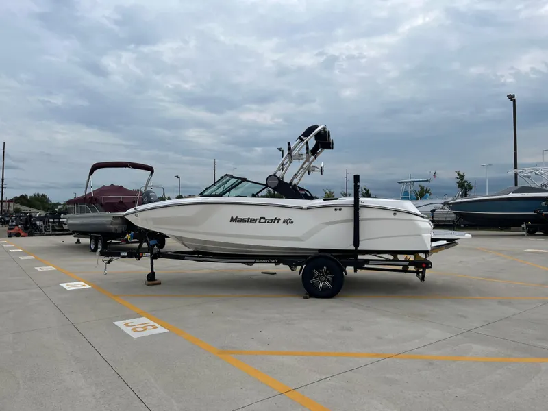 Slide: The Image of MasterCraft NXT20 2025 - 7