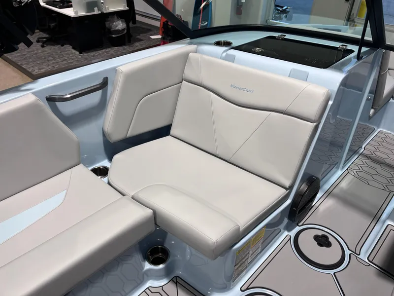 Slide: The Image of MasterCraft NXT20 2025 - 13