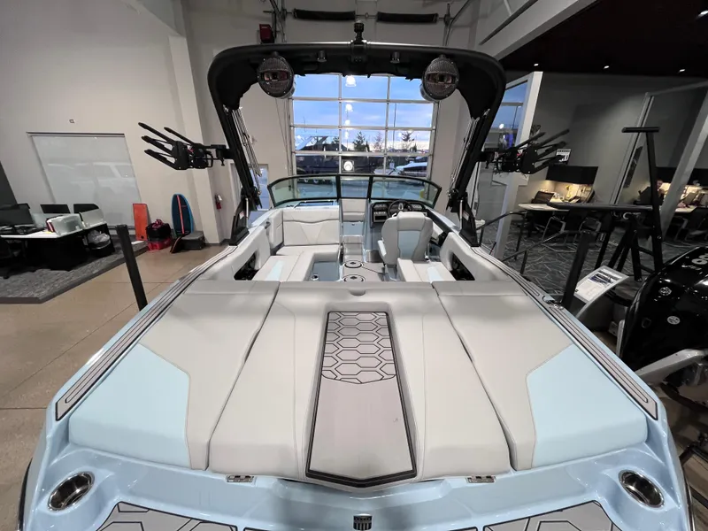 Slide: The Image of MasterCraft NXT20 2025 - 7