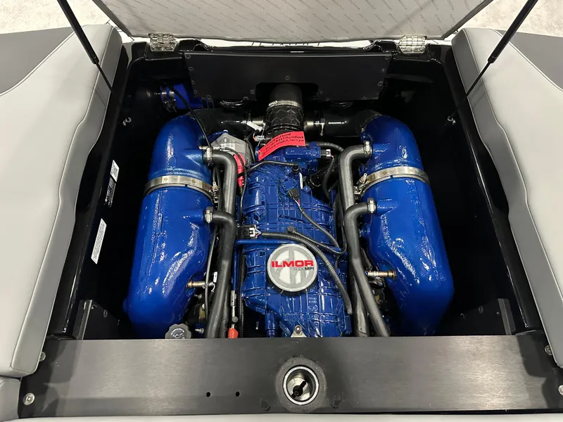 Slide: The Image of MasterCraft NXT20 2025 - 16