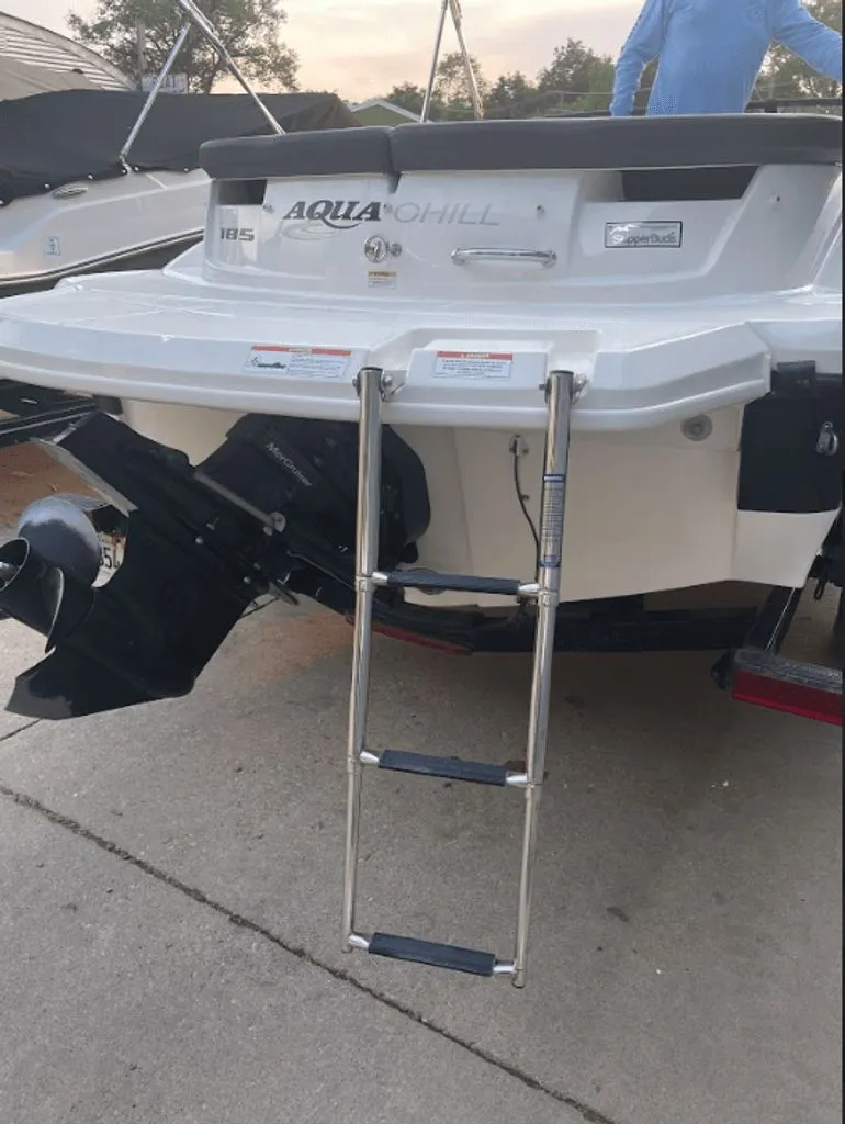 Slide: The Image of Sea Ray 185 Sport 2012 - 17