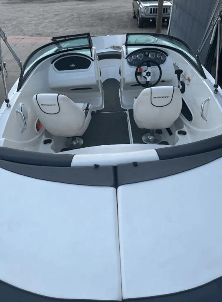 Slide: The Image of Sea Ray 185 Sport 2012 - 5