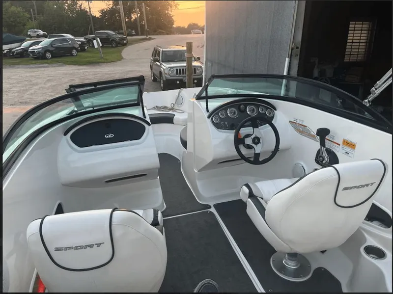 Slide: The Image of Sea Ray 185 Sport 2012 - 6