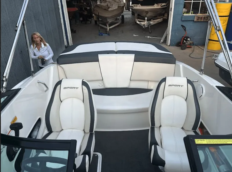 Slide: The Image of Sea Ray 185 Sport 2012 - 7