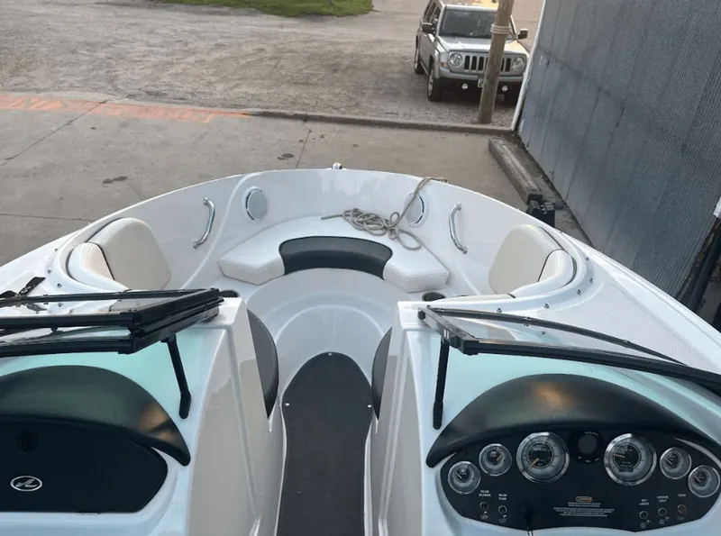 Slide: The Image of Sea Ray 185 Sport 2012 - 8