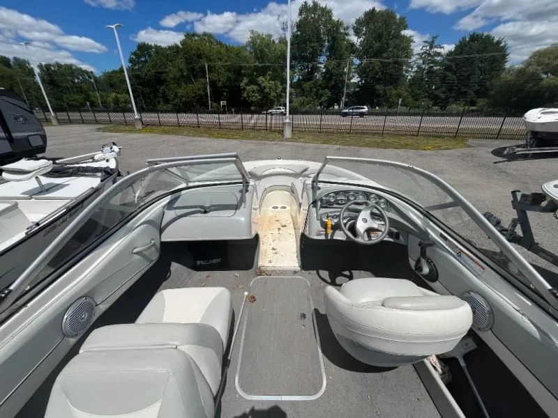 Slide: The Image of Bayliner 195BR 2011 - 3