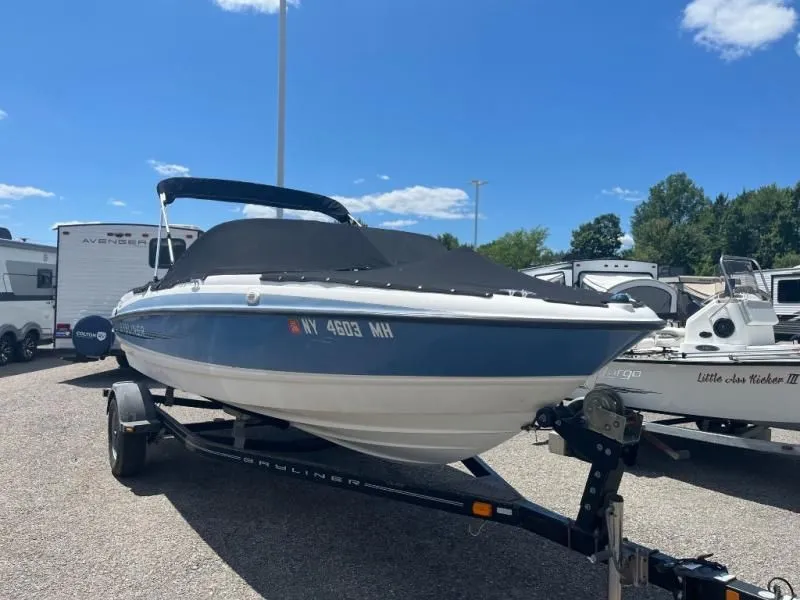 The Image of Runabout Series 195BR 2011 - 1