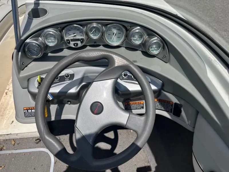 Slide: The Image of Runabout Series 195BR 2011 - 10