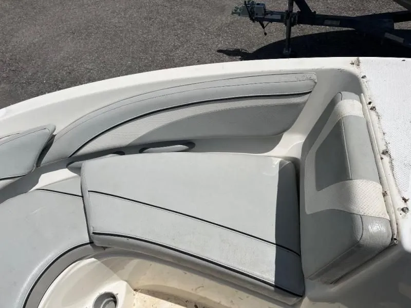 Slide: The Image of Runabout Series 195BR 2011 - 7