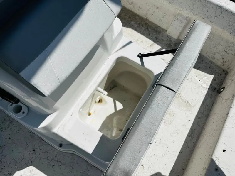 Slide: The Image of Key Largo 161 CC 2018 - 10