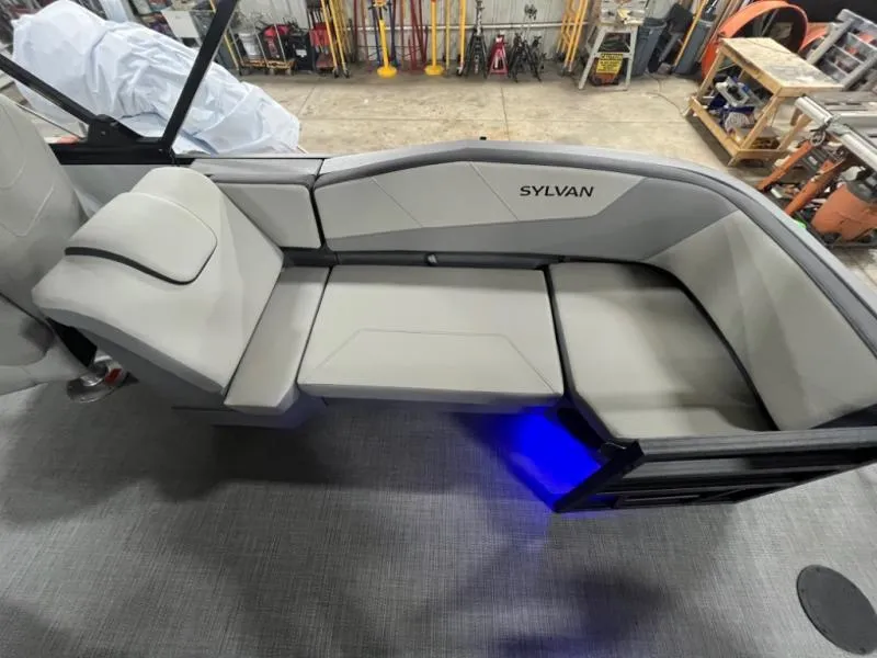 Slide: The Image of A-Series A-22 LZ DH Sport 2025 - 17