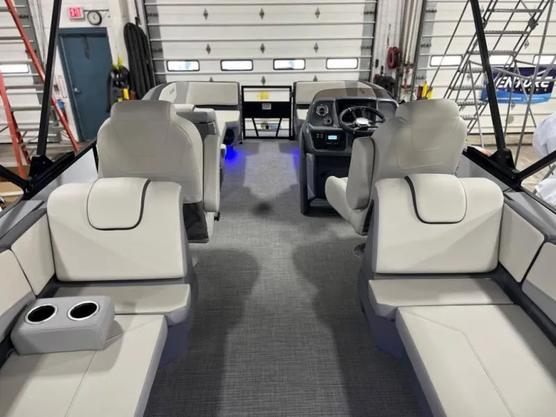 Slide: The Image of A-Series A-22 LZ DH Sport 2025 - 7