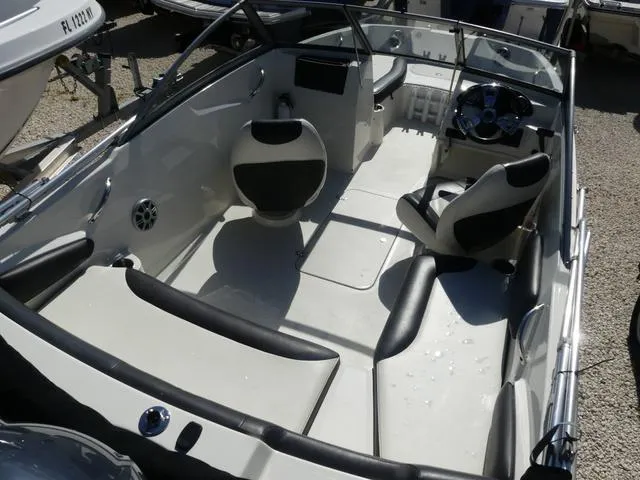 Slide: The Image of Stingray 191 DC 2017 - 5