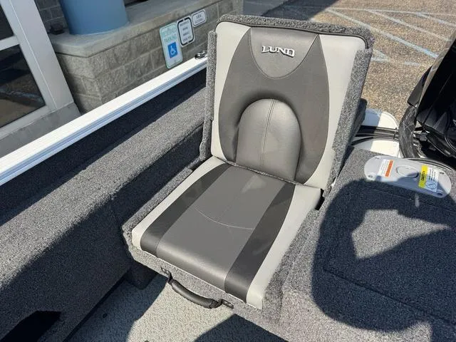 Slide: The Image of Lund 1775 Adventure Sport 2026 - 12