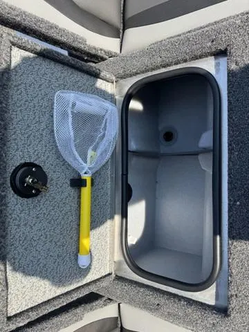 Slide: The Image of Lund 1775 Adventure Sport 2026 - 16