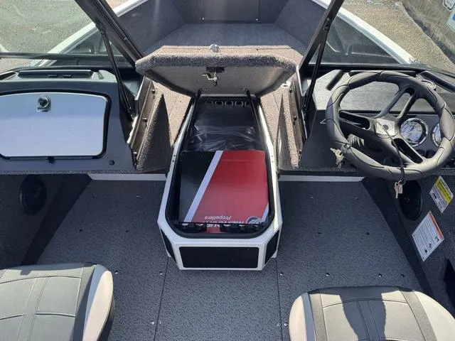 Slide: The Image of Lund 1775 Adventure Sport 2026 - 9