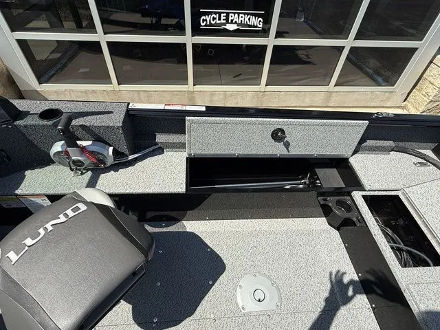 Slide: The Image of Lund 1800 Explorer Sport 2026 - 23