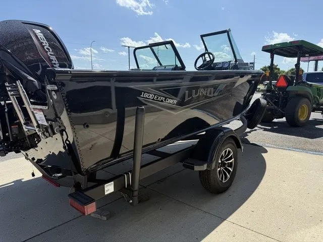 Slide: The Image of Lund 1800 Explorer Sport 2026 - 5