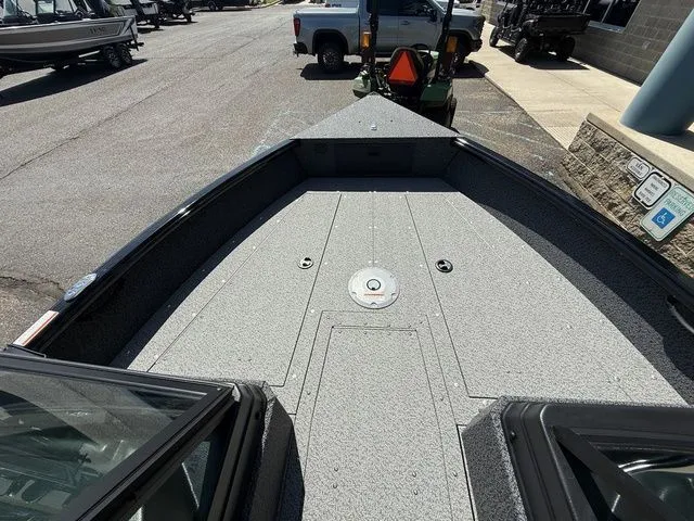 Slide: The Image of Lund 1800 Explorer Sport 2026 - 9